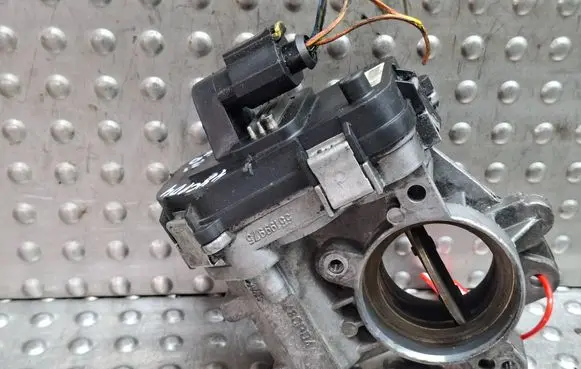 Opel Zafira B Throttle body valve S27635360 48CPD4