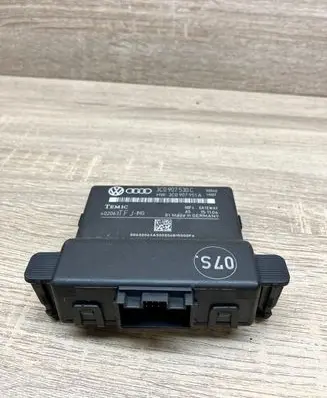 Volkswagen PASSAT B6 Gateway control module 3C0907530C 3C0907951A
