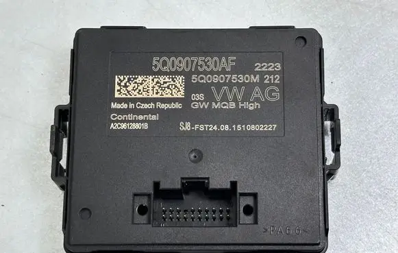 Volkswagen PASSAT B8 Gateway control module 5Q0907530AF 5Q0907530M