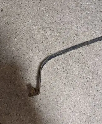 Fuel tank mounting bracket