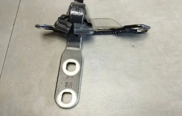 BMW X6 E71 Tailgate/trunk/boot hinge 7175829