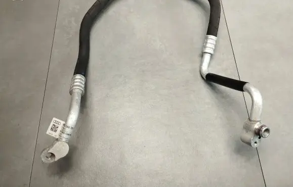 Audi A5 Sportback 8TA Air conditioning (A/C) pipe/hose 8T0260701M 15042012