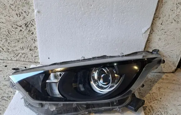 Toyota Yaris XP210 Headlight/headlamp
