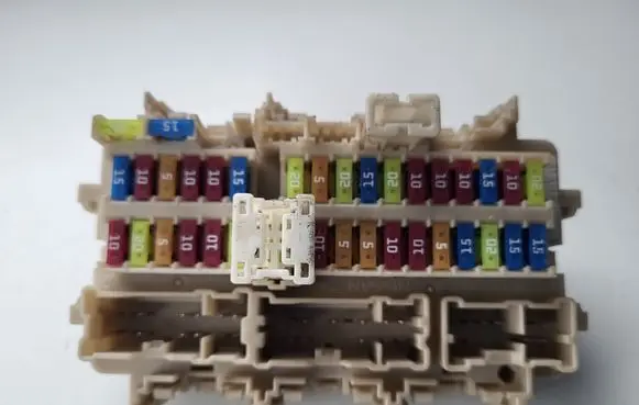 Nissan Qashqai Fuse module