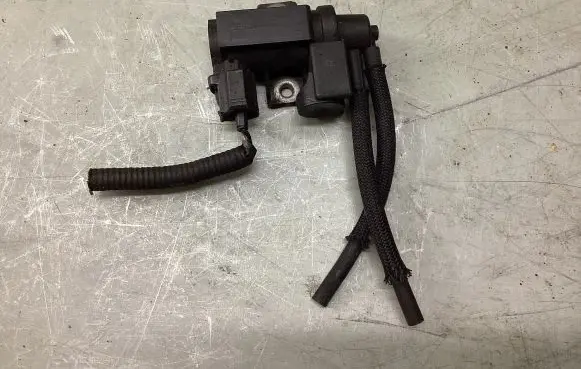 Toyota Avensis T250 Turbo solenoid valve 258190R011 08127 0051308
