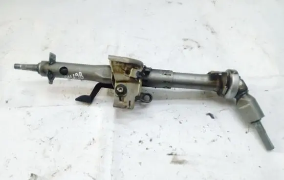 Nissan Sunny Steering wheel axle