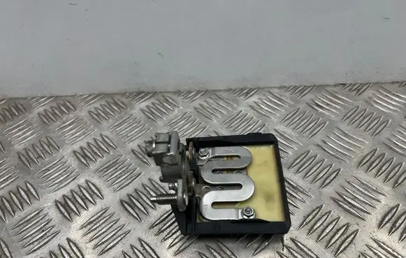 Mercedes-Benz GLC C253 Battery relay fuse A0009061505