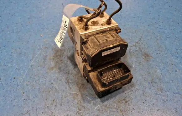 Isuzu Trooper ABS Pump 897162192