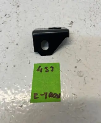 Audi e-tron Fender mounting bracket 4Ke821166 016402