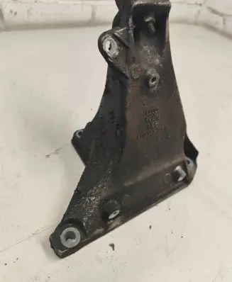 Audi A4 S4 B5 8D Engine mounting bracket 8D0199308M