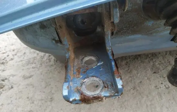 Citroen C3 Rear door lower hinge