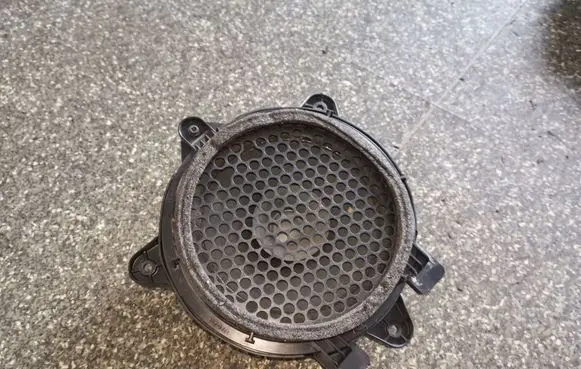 Chrysler Pacifica Front door speaker 04685967AD