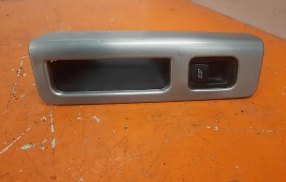 Volvo S40 Electric window control switch 8663819