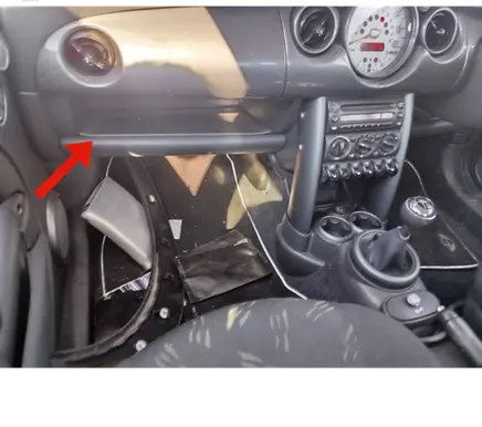 Glove box