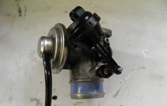 Volkswagen II LT Engine shut-off valve 