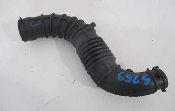 Renault Megane II Air intake hose/pipe 8200500384