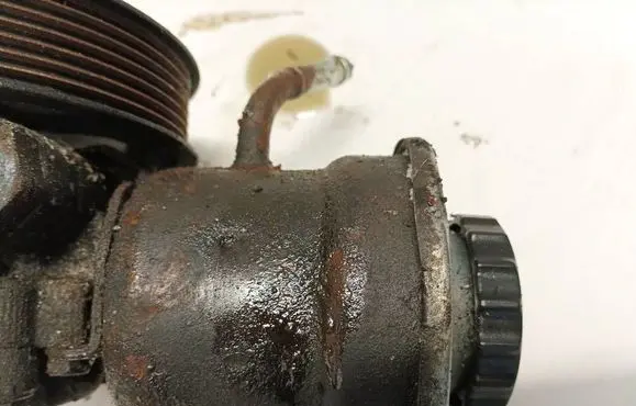 Toyota Corolla Verso AR10 Power steering fluid tank/reservoir 