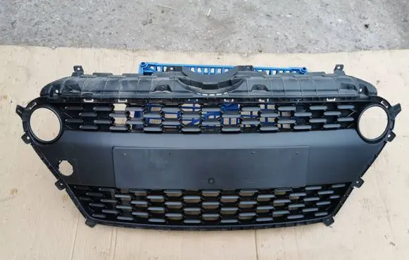 Hyundai i10 Front bumper upper radiator grill 86569B9500 Kratka środkowa zderzaka przód hyundai i10 II 2 lift 16+