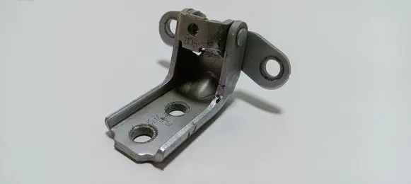 KIA Sorento Front door upper hinge 793202B010