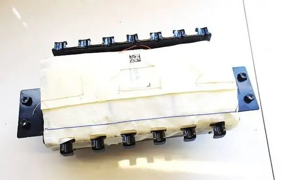Tesla Model Y Passenger airbag 641046811d 1077824-cn-f
