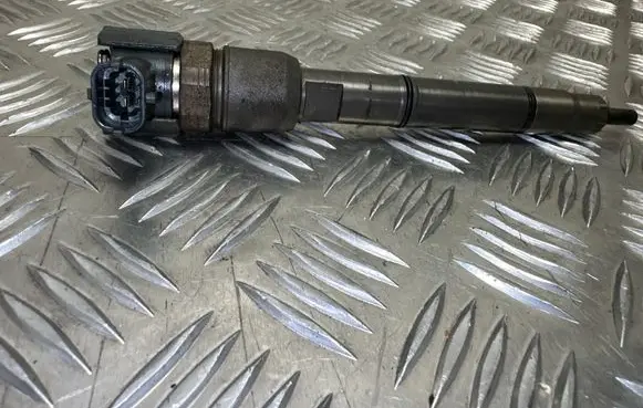 KIA Ceed Fuel injector 0445110320