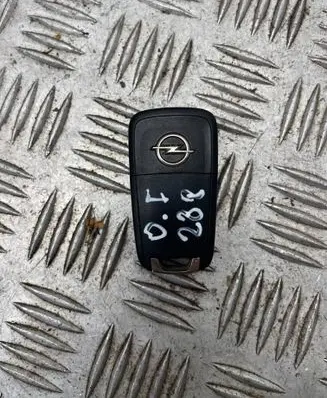 Opel Insignia A Ignition key/card 13584834