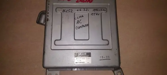 Jaguar XJ X300 Climate control unit 1773002281 LNA7600AF