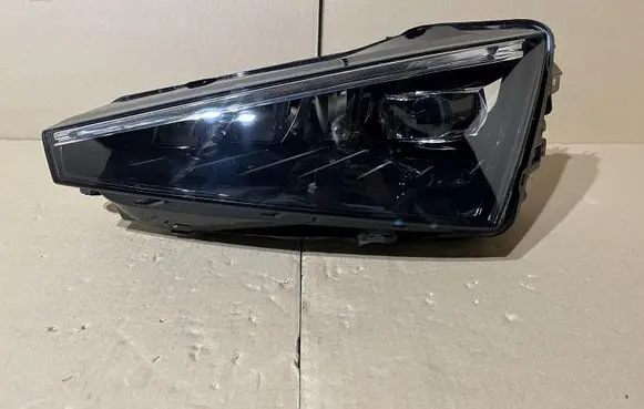 Skoda Scala Headlight/headlamp 657941015A