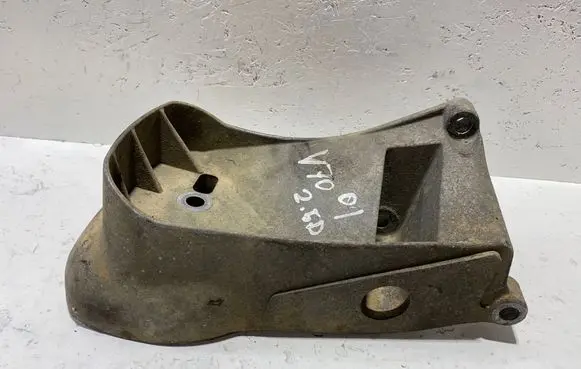 Volvo V70 Engine mounting bracket 9209958 7083