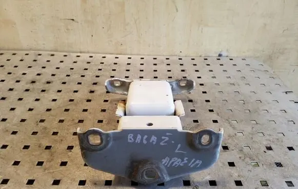 Nissan Primastar Loading door lower hinge 57854A 527428A