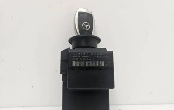 Mercedes-Benz C W203 Ignition lock 2035450108 33002103 33002101