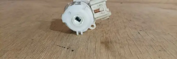 Toyota Yaris Verso Ignition lock contact 
