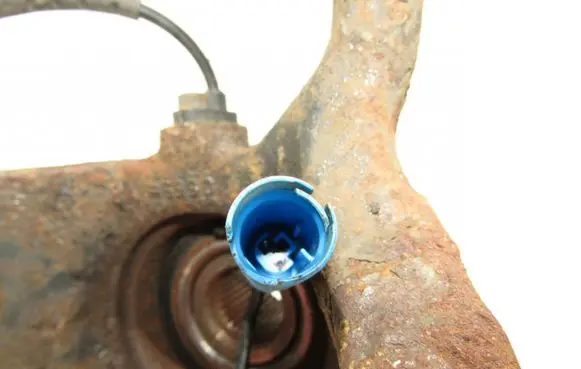BMW X3 E83 Front wheel hub