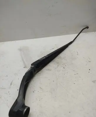Subaru Outback Front wiper blade arm
