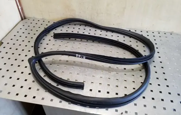 Front door rubber seal