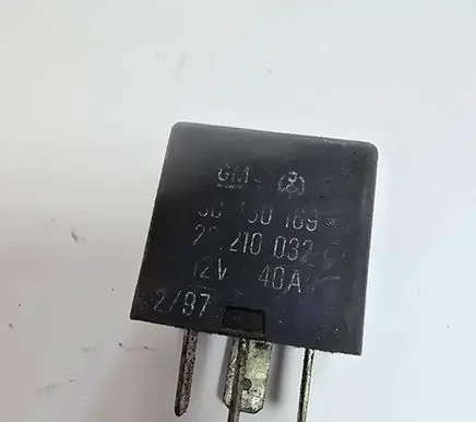 Opel Zafira A Other relay 22210032 90130169