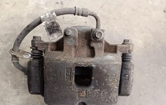 Opel Insignia B Front brake caliper