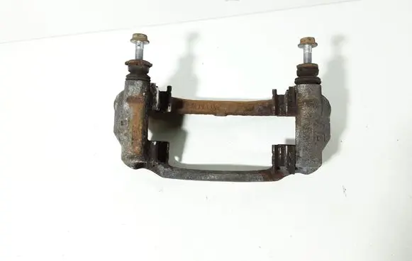 Toyota Auris 150 Front Brake Caliper Pad/Carrier Y01987