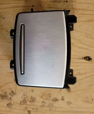 Cup holder front