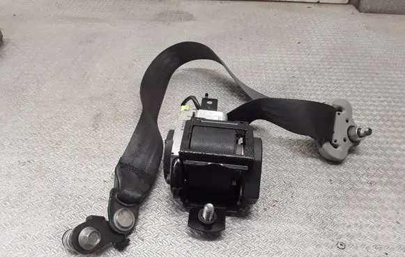 Honda FR-V Front seatbelt E40436135