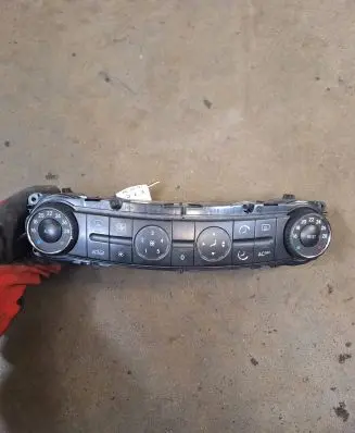 Mercedes-Benz E W211 Climate control unit 2118300190 00024804