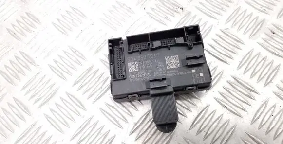 Audi A3 S3 8V Door control unit/module 5Q4959593F