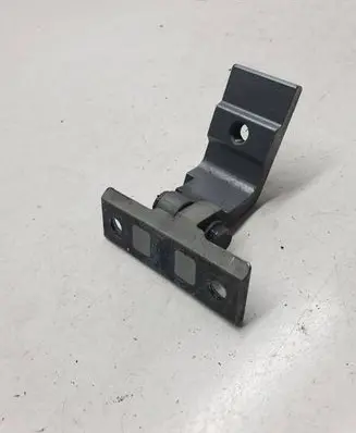 BMW 5 E60 E61 Rear door lower hinge 7068089
