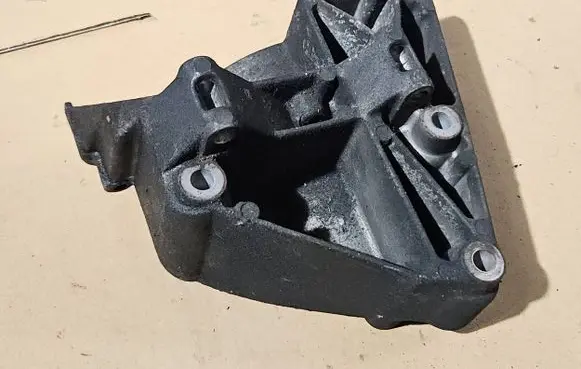 BMW 3 E46 A/C compressor mount bracket 1432237