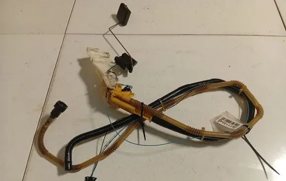 Audi A6 S6 C6 4F Fuel level sensor 
