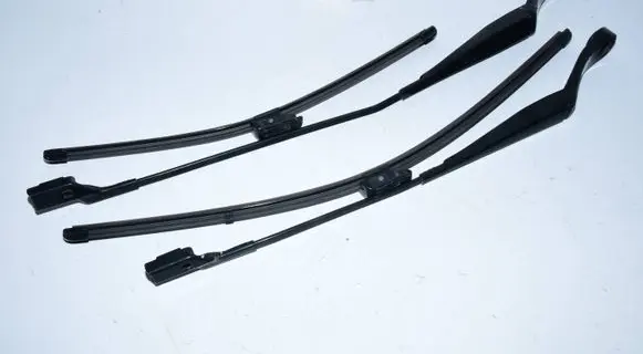 Peugeot 308 Front wiper blade arm 9677256280 9677256180