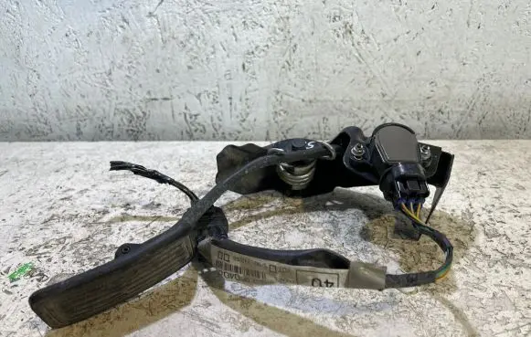 Toyota Corolla Verso AR10 Accelerator throttle pedal 8928152021 1983003041 104708