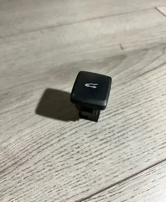 Ford Mondeo MK V Tailgate opening switch 