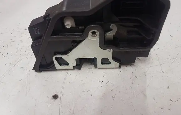 BMW 3 F30 F35 F31 Front door lock 053702 7202145