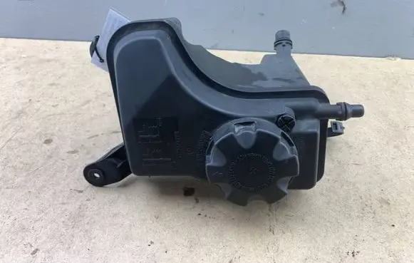 BMW 3 E90 E91 Coolant expansion tank/reservoir 8570079 17138570079